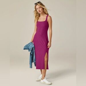Beyond Yoga. Getaway Dress. Magenta Heather. Size Medium.